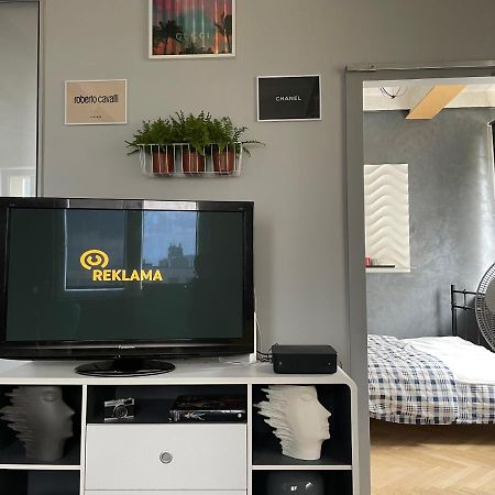 Grey Gucci Apartment City Center Варшава Екстериор снимка
