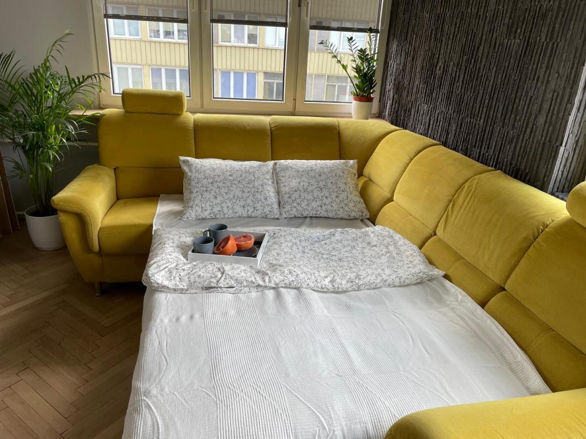 Grey Gucci Apartment City Center Варшава Екстериор снимка