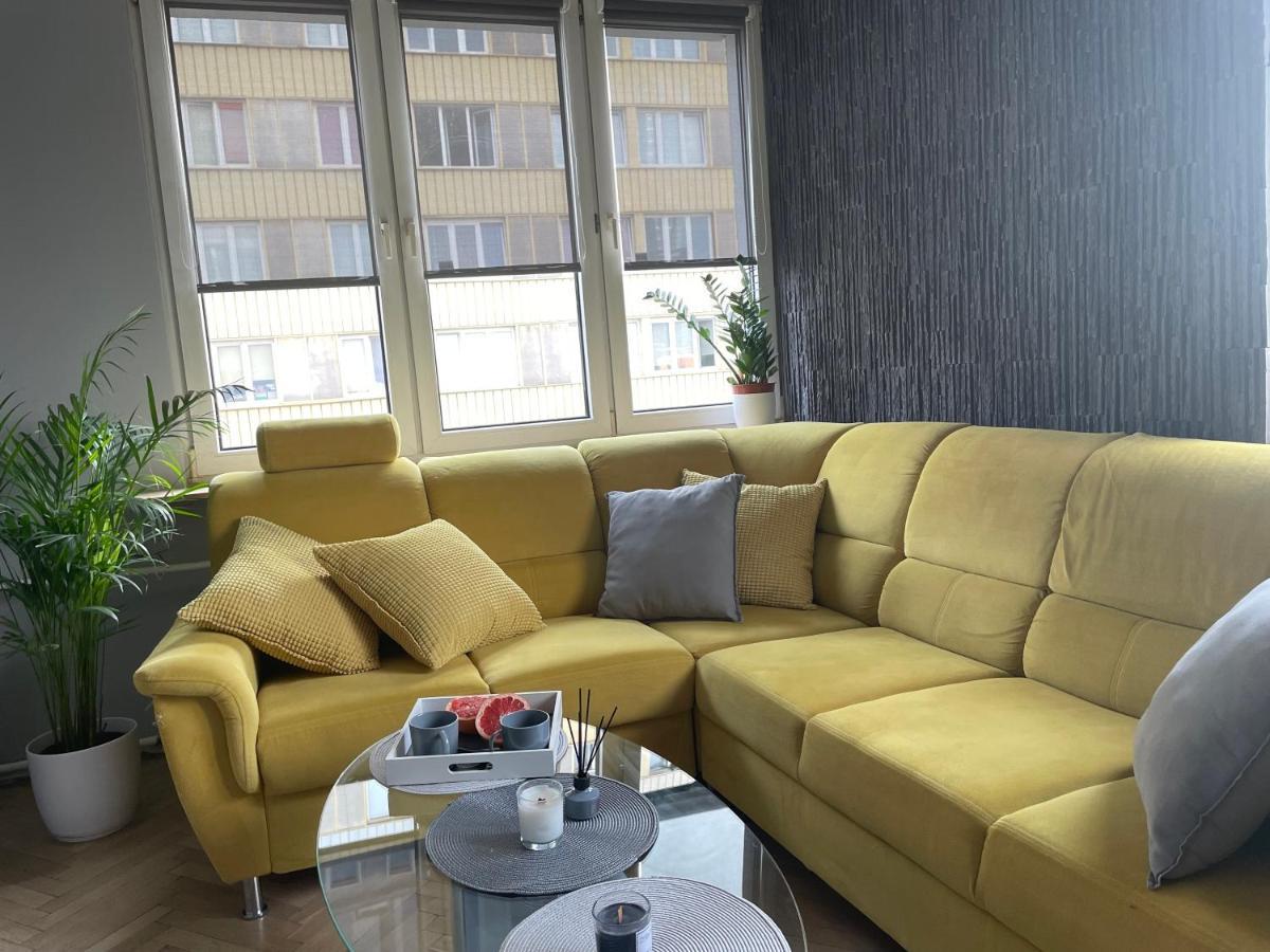 Grey Gucci Apartment City Center Варшава Екстериор снимка