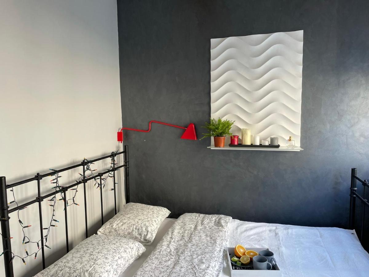 Grey Gucci Apartment City Center Варшава Екстериор снимка