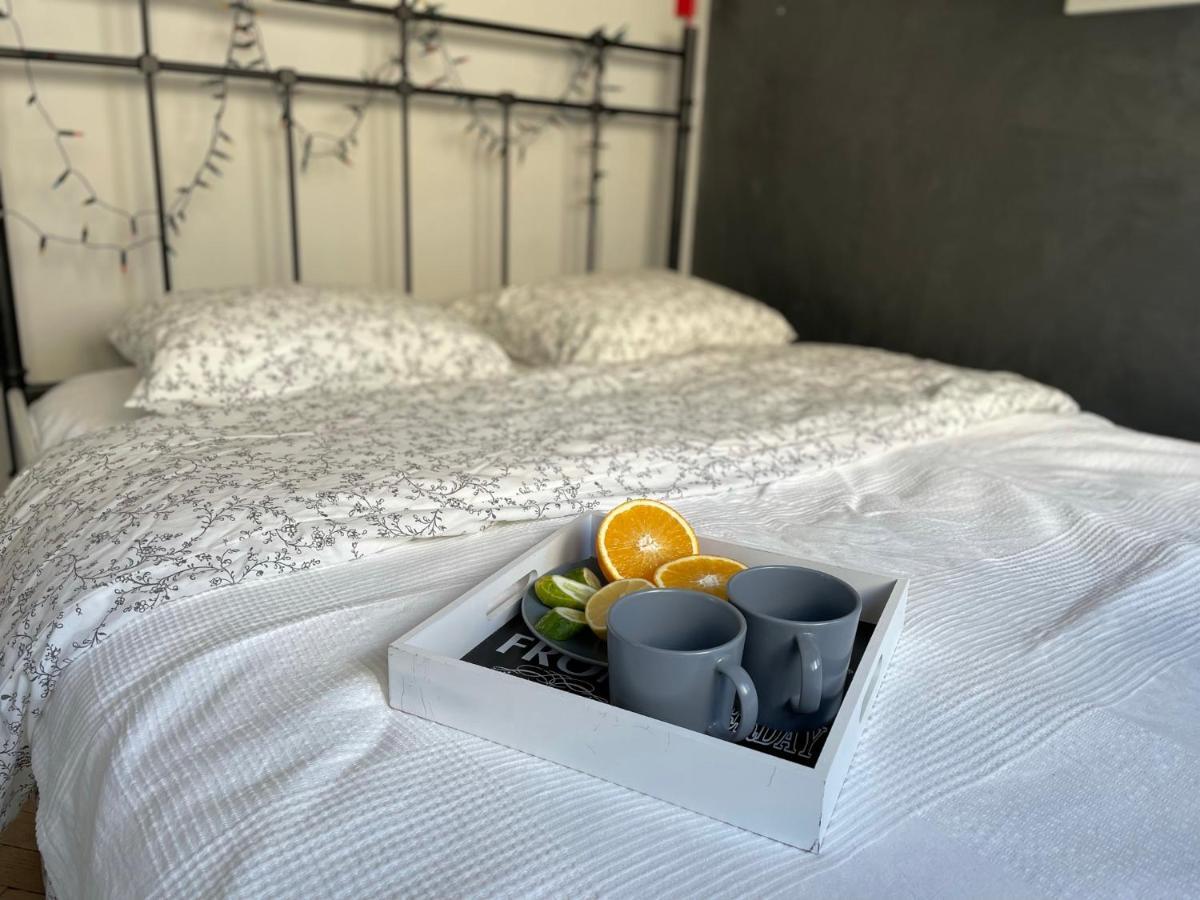 Grey Gucci Apartment City Center Варшава Екстериор снимка