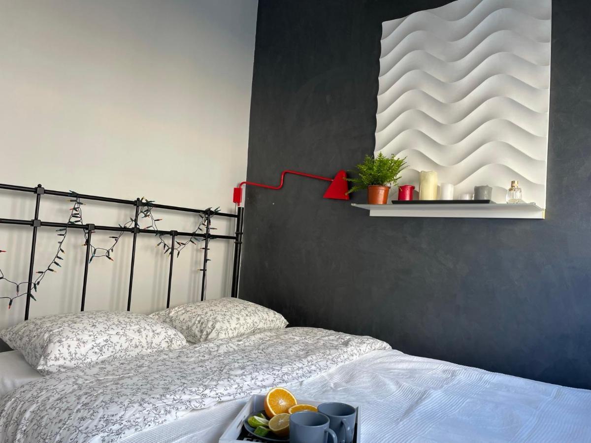 Grey Gucci Apartment City Center Варшава Екстериор снимка