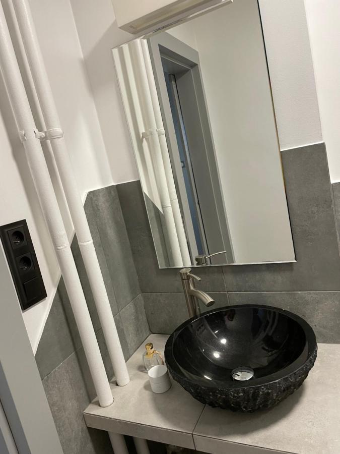 Grey Gucci Apartment City Center Варшава Екстериор снимка