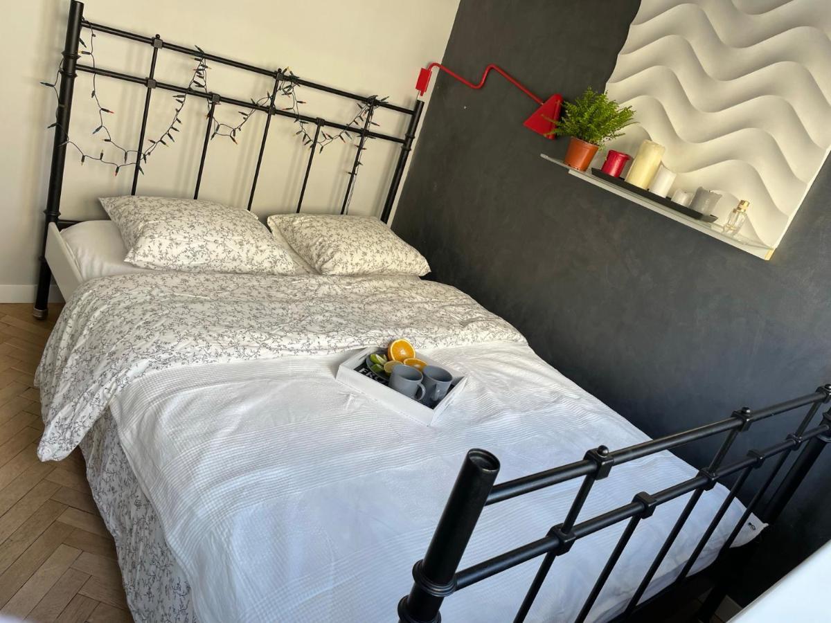 Grey Gucci Apartment City Center Варшава Екстериор снимка
