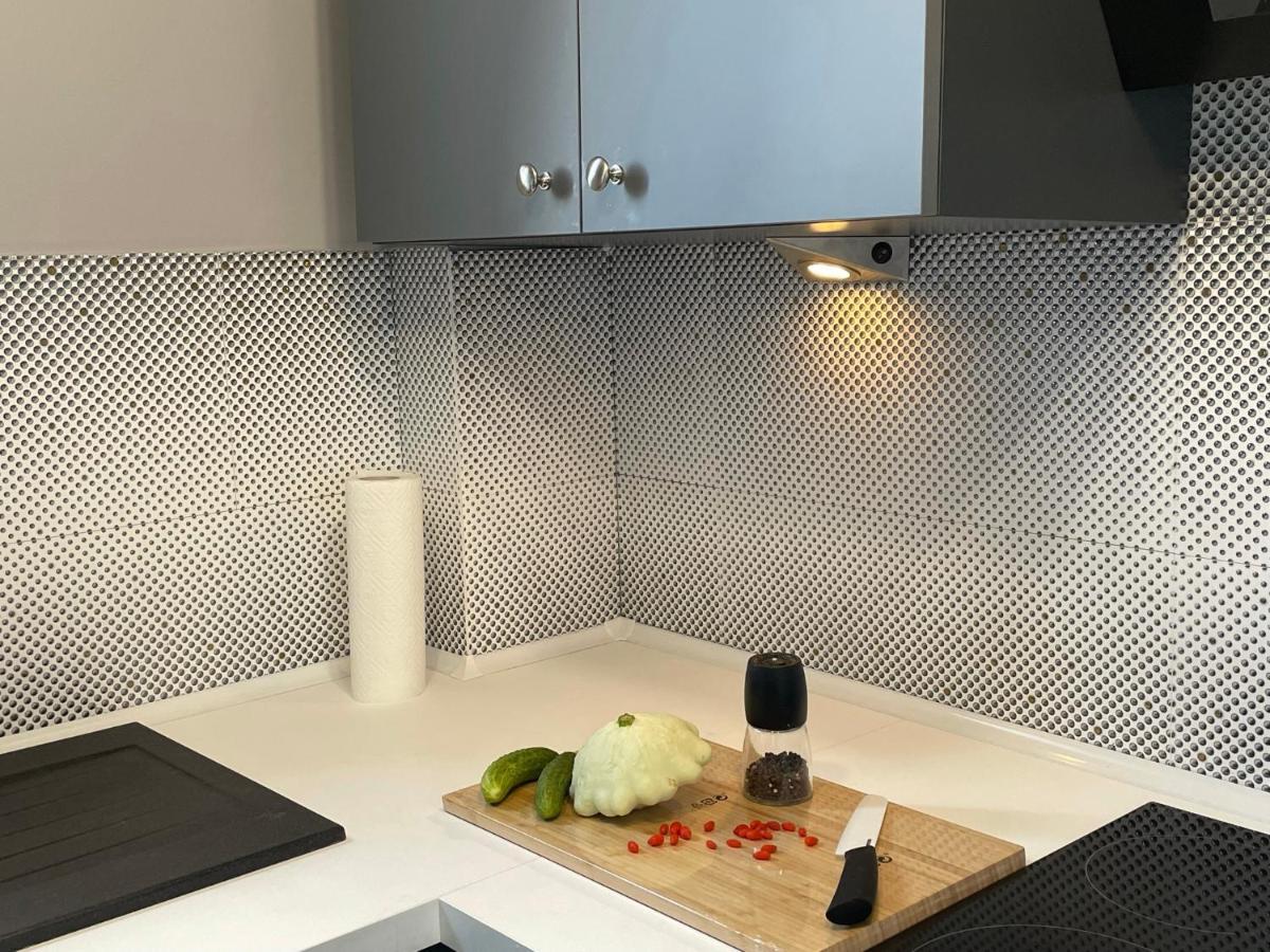 Grey Gucci Apartment City Center Варшава Екстериор снимка