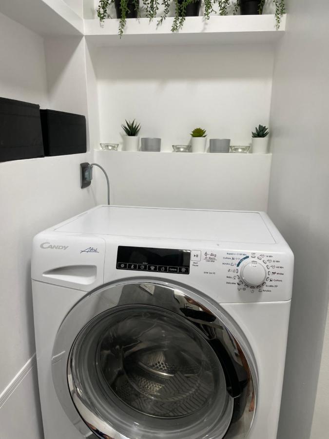 Grey Gucci Apartment City Center Варшава Екстериор снимка