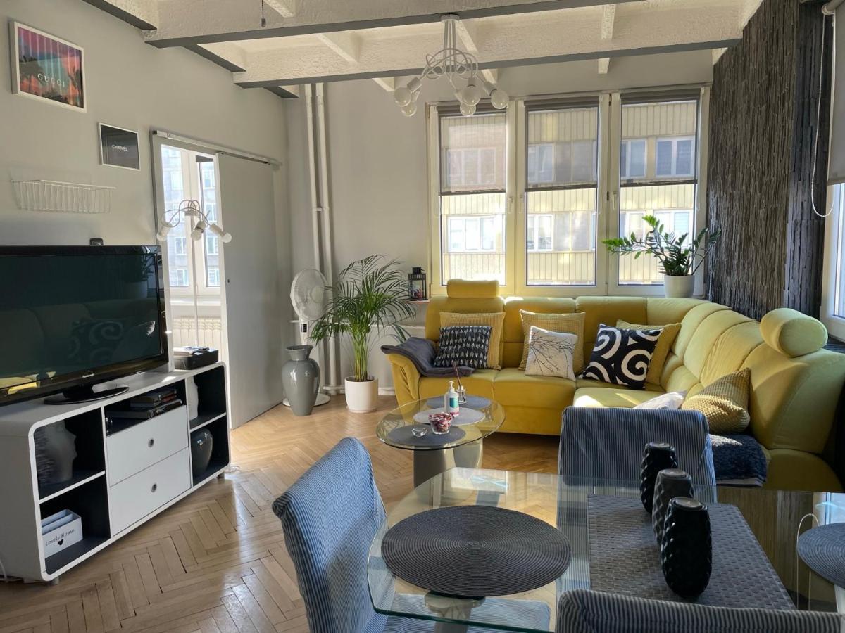 Grey Gucci Apartment City Center Варшава Екстериор снимка